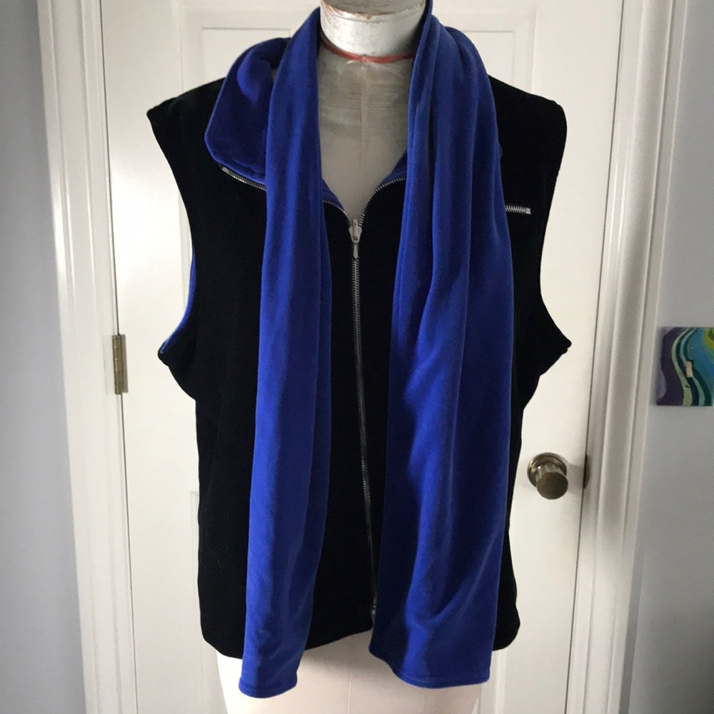 SnoSkins reversible velour vest and scarf - Picture 2 of 6